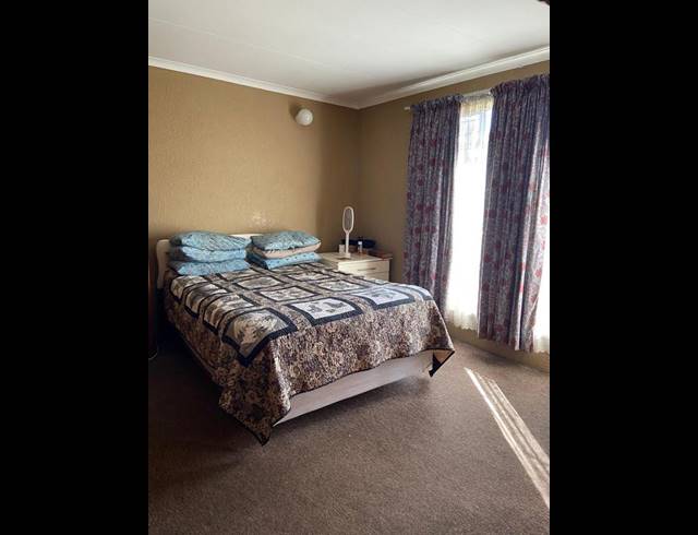 5 BEDROOM HOUSE FOR SALE IN FLORA GARDENS